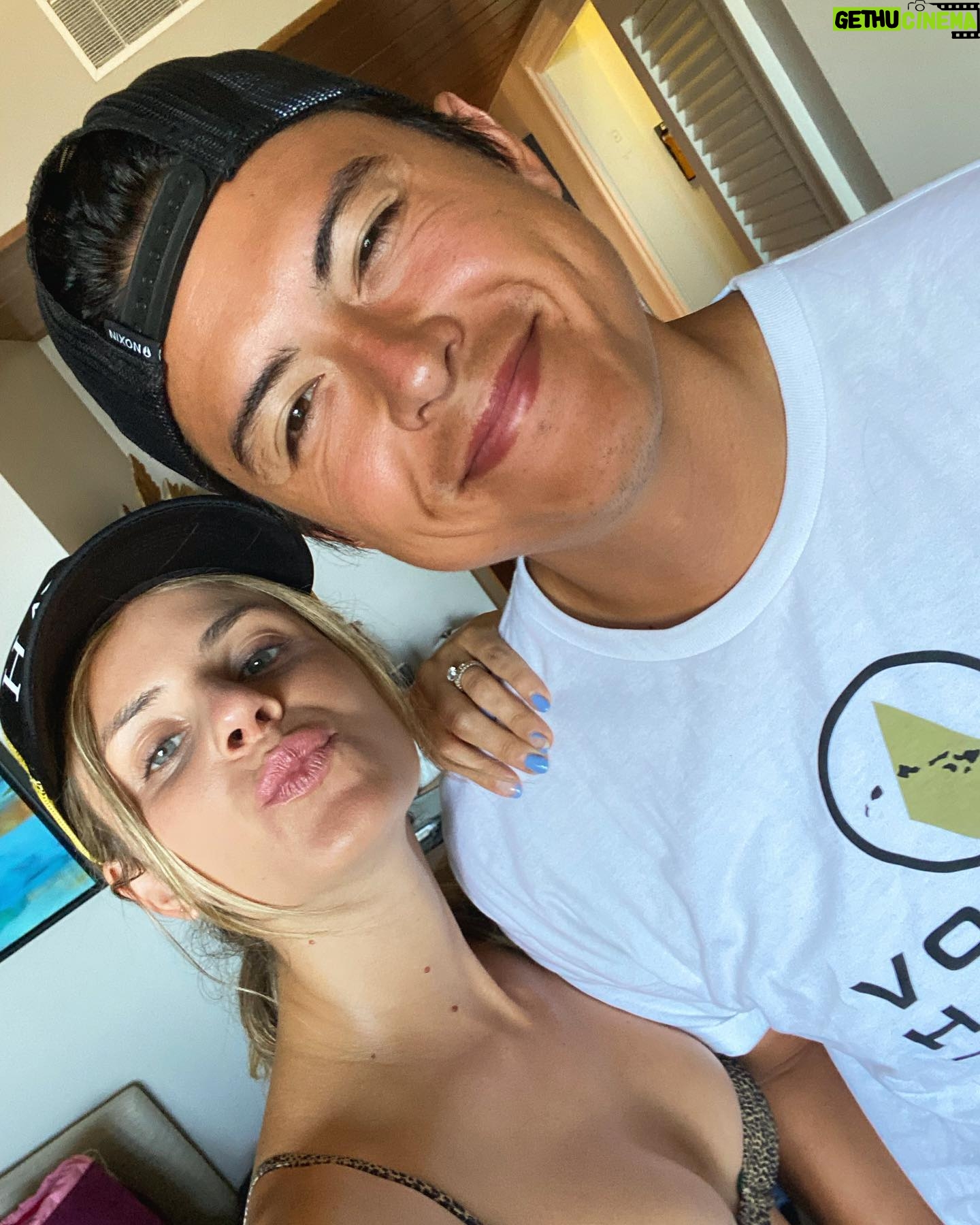 Jordan Connor - 66.9K Likes - Honeymoon day 🤚🏽