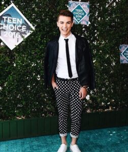 Jordan Doww Instagram - the literal wildest moment of my life lol - 7 years ago today i get the call saying i was nominated for a teen choice award alongside some pretty iconic names. the year was 2016. i thought it was a prank. maybe i still do(?) 😂