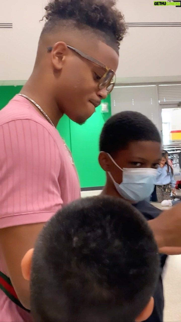 Jordan Fite - 3.4K Likes - I went to visit my Old Elementary School last week.❤️ All I can say is that I’m lost for words on how I was received. To see how big of an impact I have on this new generation of kids is mind blowing. You never know what they’re going through at home. So Im happy I was able to make them smile. It was also great just being in the building seeing those same hallways I used to be in standing on a “T” 😂 and seeing some of my old teachers. Thank you again Ms. Syon for reaching out!🙏🏾
@powerrangers we have some new viewers and upcoming rangers from what I heard!👀😂
Always remember to Stay Grateful and Remain Humble! 🌟
@sheldonisdtx