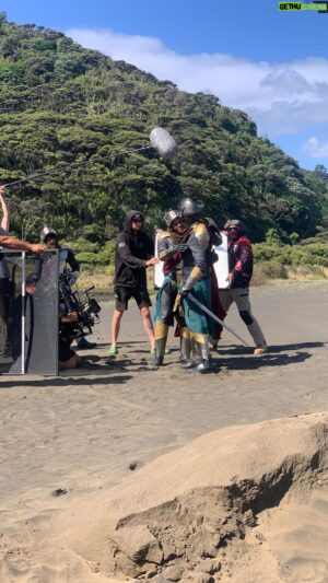 Jordan Fite Instagram - Poetry In Motion!🫰🏽🔥
w/ my brother @russellcurry 
#bts #powerrangers #dinofury #stunt