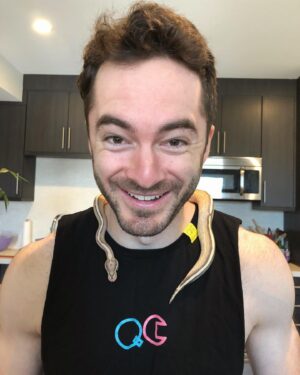 Jordan Maron Instagram - Wearing a sneklace 
@karacorvus