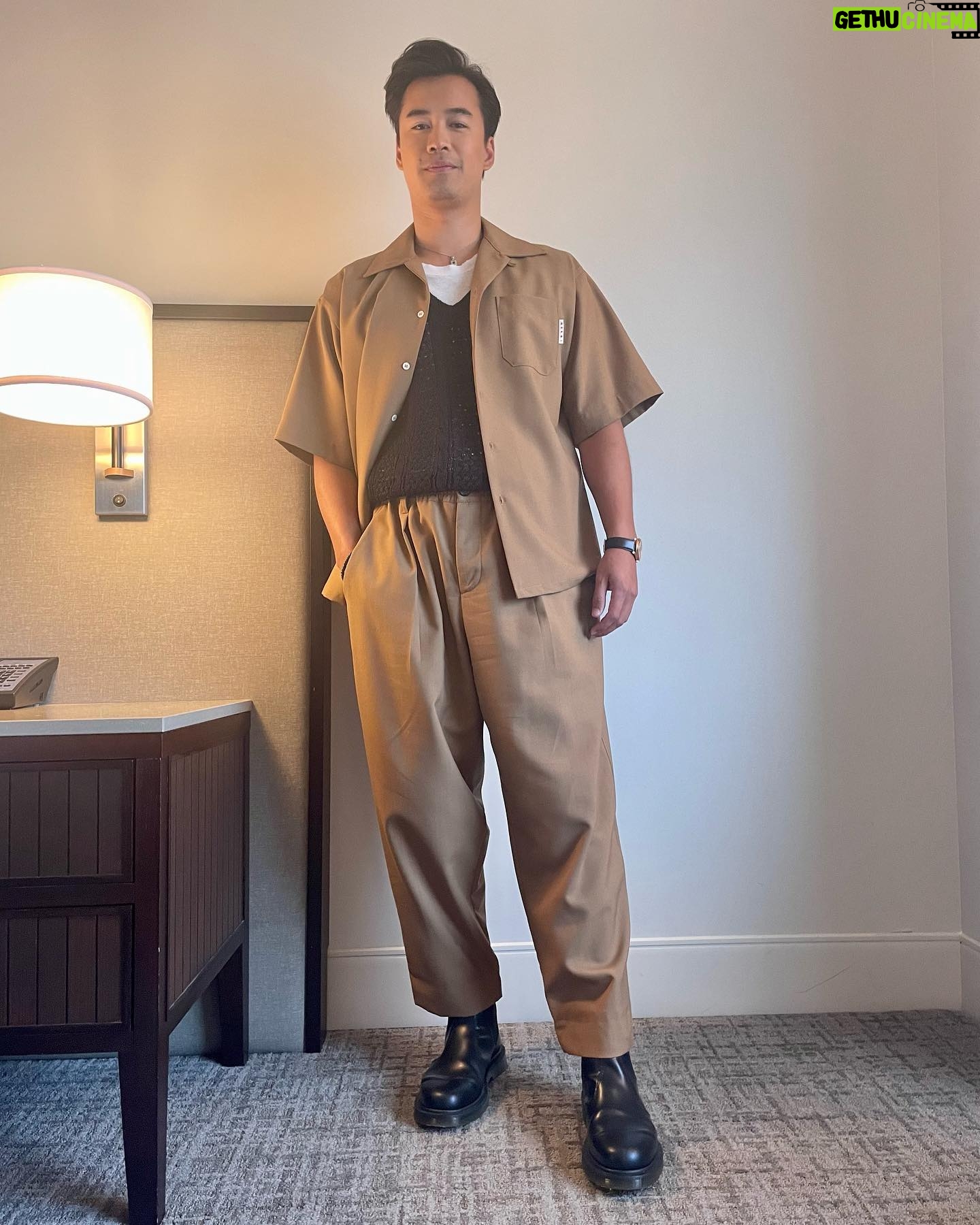 Jordan Rodrigues - 5.9K Likes - I have to shout out the incredible women who made me look and feel like a million $$$
Styling: @tiffbrisenostylist
Grooming: @colleendominique
Wearing: @marni
#sdcc2022 #marni #mensfashion