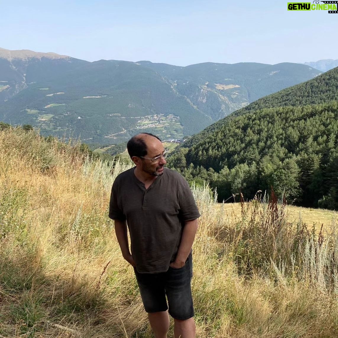 Jordi Sánchez - 16.3K Likes - Aquí unos ensayos de LA DAMA BLANCA ¡Que placer de localizaciones!// Andorra sempre és un gust!
.
.
@contrabanproduccions
@governandorra
@marcriberajulia1
@nuriammontes
@raquel.lopezpalau
#LaDamaBlanca
#andorra