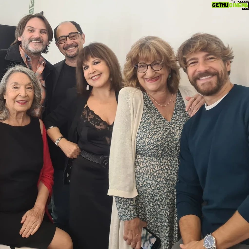 Jordi Sánchez - 80.7K Likes - Estrenamos el 18 de noviembre una nueva temporada, nueva casa, nuevos vecinos y nuevas locuras.
.
.
@telecincoes @primevideoes @mediasetcom @fdf_tv @la_queseavecina