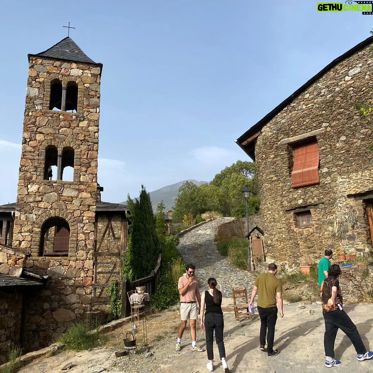 Jordi Sánchez - 16.3K Likes - Aquí unos ensayos de LA DAMA BLANCA ¡Que placer de localizaciones!// Andorra sempre és un gust!
.
.
@contrabanproduccions
@governandorra
@marcriberajulia1
@nuriammontes
@raquel.lopezpalau
#LaDamaBlanca
#andorra