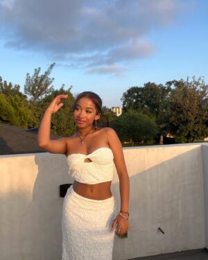 Jordyn Curet Instagram - feels like summer 🌇