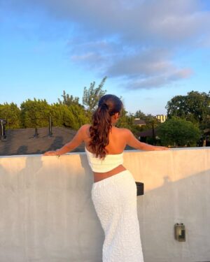 Jordyn Curet Instagram - feels like summer 🌇