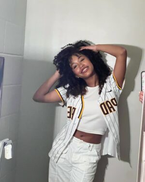 Jordyn Curet Instagram - THANK YOU @padres FOR THIS OPPORTUNITY!!! i had sm fun and loved singing for you all 🫶 thank you so much @lavocalstudio for coaching me, couldn’t have done it without you! HUGE THANK YOU TO MY AMAZING MANAGER @dbatalent ‼️
.
.
.
.
.
#jordyncuret #padres #sandiego #petcopark #sanddiegopadres #nationalanthem #mayhementertainmentpr #dbatalent
