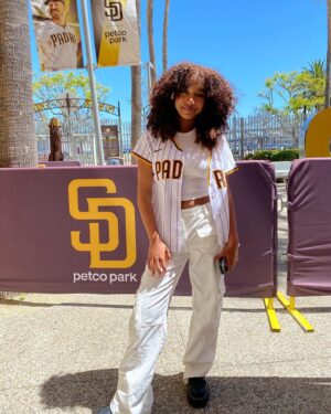 Jordyn Curet Instagram - THANK YOU @padres FOR THIS OPPORTUNITY!!! i had sm fun and loved singing for you all 🫶 thank you so much @lavocalstudio for coaching me, couldn’t have done it without you! HUGE THANK YOU TO MY AMAZING MANAGER @dbatalent ‼️
.
.
.
.
.
#jordyncuret #padres #sandiego #petcopark #sanddiegopadres #nationalanthem #mayhementertainmentpr #dbatalent