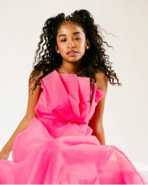 Jordyn Curet Instagram - Sesi Magazine Spring Issue 🌷
thank you to @sesimag for the opportunity to be your cover girl 💗 I had so much fun shooting and I can’t wait for you all to read the interview 🫶💕
📸: @inaribriana 
👗: @amyhirtstylist
💄: @sarahnelsonmakeup
💇🏽‍♀️: @anittriaw 
.
.
.
.
.
#sesimagazine #jordyncuret #newissue #magazinecover #covergirl #homeeconomics #mayhementertainmentpr #dbatalent #disneyfamily #abcnetwork #abcfamily #homeeconomicsabc