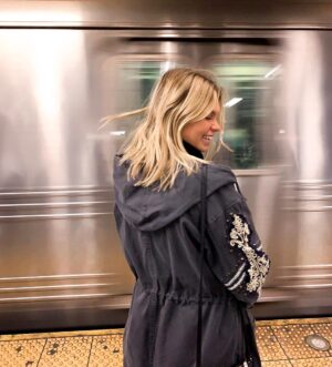 Jordyn Denning Instagram - This smile is fueled entirely by carbs. Thx NYC for your gluten and your art 🥯
