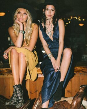 Jordyn Denning Instagram - Wild Wild West 👢
.
For @showmeyourmumu ‘s new Fall Catalog