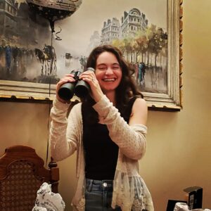 Jordyn DiNatale Instagram - 50% small cheese 🧀 50% big cheese. 100% goof.

#checkoutmycoolbinoculars! #binoculars #stargazing #birdwatching #birthday