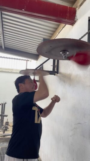 Jorge Arce Instagram - Mi raza, fue bien bonito regresar al gimnasio a practicar boxeo, agradezco a mi compa Alfredo Caballero @josealfredocaballero y a todo su equipo por prestarnos sus instalaciones. 

También quiero agradecer a Sergio “Yoreme” Mendoza por acompañarme arriba del ring, estoy muy seguro que serás un gran campeón mexicano.

#HayTiro🥊 #HermosilloAloGrande