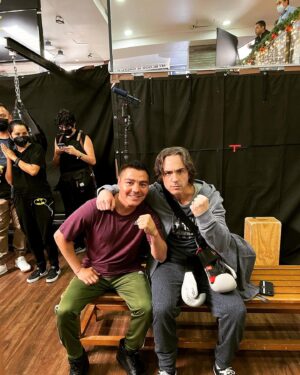 Jorge Arce Instagram - Buenas tardes 😃 mi raza, pregunta sería? Quien está más Guapo? Jajajaja no me hagan caso, ya me imagino a todas las viejas, se me había pasado publicar estas fotos con mi compa @mauochmann abrazos bonito inicio de semana para todos… Animo la vida es maravillosa aprendan a Vivirla chingao🫣 recuerden prohibido 🚫 amargarse