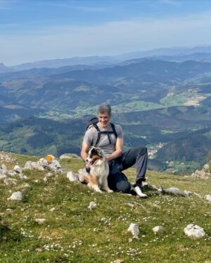 Jorge Fernández Instagram - Elegir un estilo de vida y ser fiel a él.

4 horas y media de monte el domingo por la mañana son gasolina para el resto de la semana.

@salomon.spain
