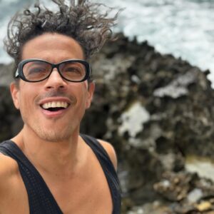 Jorge González Instagram - Catching the moment  and #feelingood ☀️😃 #selfie #happy #love