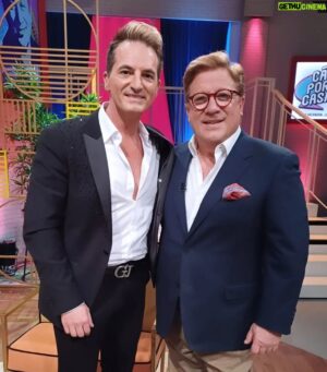 Jorge Guerreiro Instagram - Hoje às 23:00⏰️ tudo "colado" à @rtppt 📺
Vou estar pela primeira vez no @caporcasartp com o enorme @herman.jose.oficial 🥳
Cambalacho & Havana 🎤
