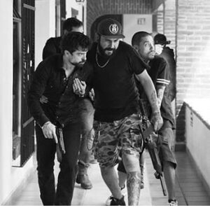 Jorge Luis Moreno Instagram - Te la robé David!!! Muaja #tbfriday?...si??no??....??