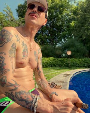 Jorge Poza Instagram - •LOS HUMOS Y EL SOL• Side B