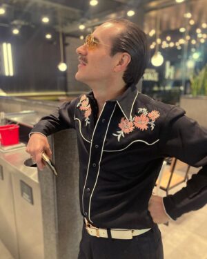 Jorge Poza Instagram - •EL CHEI CHAK• Side C