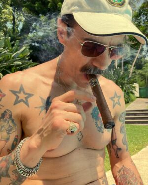 Jorge Poza Instagram - •EL HABANO• Side B