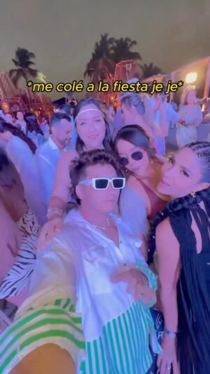 José Andrés Chiluiza Calderón Instagram - Conocí a @greeicy “Un paso” ya salió 🥃 #greeicy #Jandino #artistanuevo