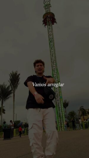 José Andrés Chiluiza Calderón Instagram - Si se le enoja sáquela a 💃  #musicalatina #parquediversiones #bia #arreglarlobailando