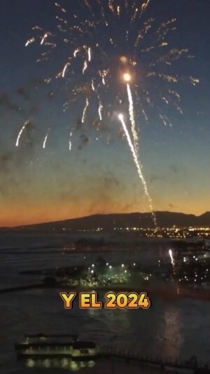 José Andrés Chiluiza Calderón Instagram - Escribí esto 🕯️ #2024 #añonuevo por interno cuéntame cómo fue tu año..