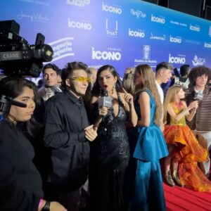 José Andrés Chiluiza Calderón Instagram - Estoy pidiéndole a los que cantan esta canción, subir al escenario.. Lo logramos??🥹🫶🏼