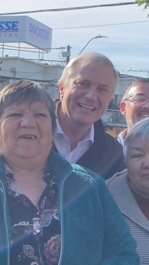José Antonio Kast Instagram - Hoy en #Cerrillos estuvimos junto a @agustinromerodiputado y @maca_santelices escuchando en primera persona a vecinos de la comuna.

#LaFuerzaDeChile