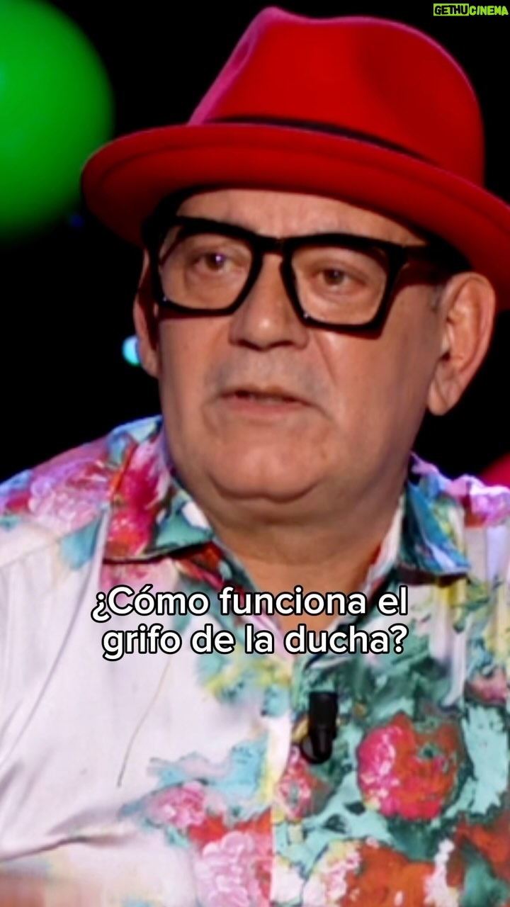 José Corbacho - 1.1K Likes - Hay hoteles demasiado modernos para el ser humano 😅 Entre grifos y luces... 😂 #IlustresIgnorantes
