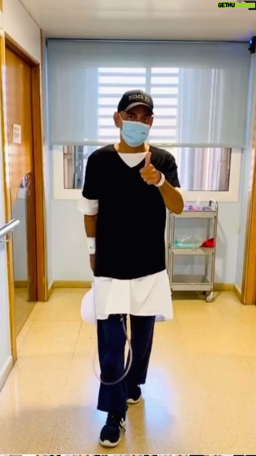 José Corbacho - 7.1K Likes - 8 de Julio.
Cuatro años de trasplantado.
Cuarto aniversario de mi segundo cumpleaños. Seguimos celebrando la vida y agradeciendo.
A mi hermana. ♥️
A mi gente. ♥️
A la @fundacio_puigvert ♥️
Abrazo enorme a todos los trasplantados y a todos los que esperan, ÁNIMO!
♥️♥️♥️