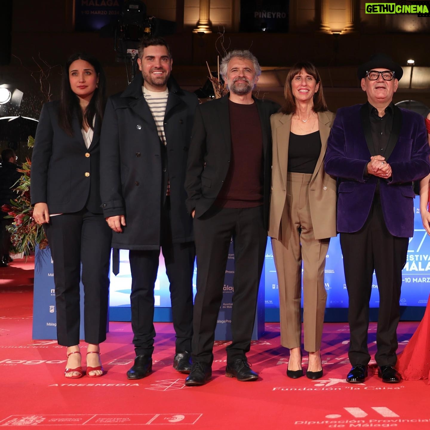 José Corbacho - 304 Likes - 😍 ¡#UnNuevoAmanecer se luce en la alfombra roja del @festivalmalaga!
¡Qué lookazos! 😎