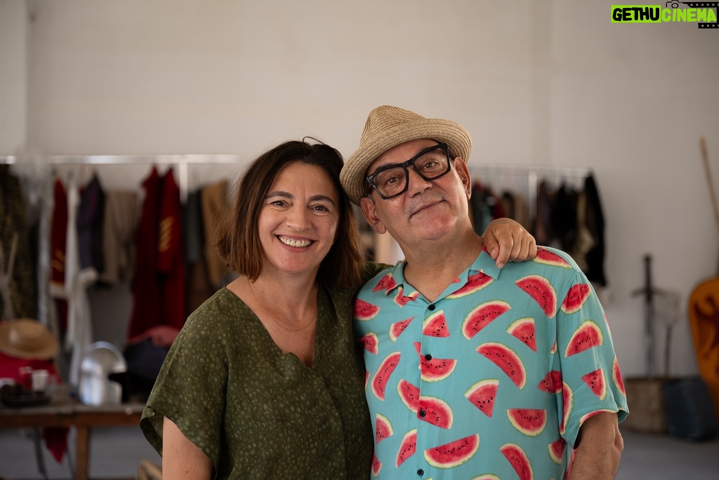 José Corbacho - 273 Likes - 🎥 Ens complau anunciar que José Corbacho, Catalina Solivellas i 3 Salut Mental començam a rodar el projecte documental “En un lugar de la mente”, dirigit per Pep Bonet.
🎭 Un projecte pioner on un grup d’actors amateurs diagnosticats amb algun trastorn mental interpreten una versió lliure del Quixot.
Properament vos anirem contant cosetes i mostrant algunes fotos més del rodatge! ❤️😉