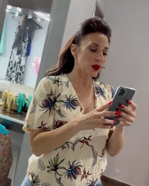 José Giménez-Zapiola Instagram - Ayer función de prensa de @mammamiaarg en Carlos Paz. Todo es una fiesta, gracias @rickypashkus por tu confianza y tu guía. Gracias @flor_de_p por ser la mejor Donna que podíamos tener, gracias por tu liderazgo, tu entrega y amor. 
Párrafo aparte para vos mi amor @malenaratner . Verte brillar arriba del escenario y poder compartir juntos me hace muy feliz. Que la vida y los escenarios nos unan siempre. 
Gracias a todo el equipo y compañeros maravillosos que hace posible esto, @soymatiasibarra @vero_pecollo @alerobotti @marcekot @pardoproduccionesok @majovcp11 @matiasheich !!
 
🤵🏻‍♂️ @divotrajes