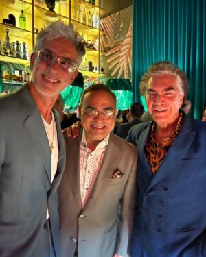 José Luis 'El Puma' Rodríguez Instagram - Felicidades querido Gilberto @santarosalive y también mi querido @silvestredangond por la inauguración de @misticomiami.