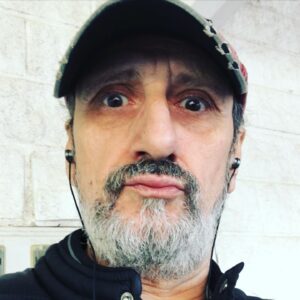 José Luis Gil Instagram - Nuevo miércoles de Montepinar! Suma y sigue...
Suena: Stranger’s song de Pushking