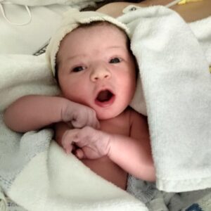 José Luis Gil Instagram - Ayer,  8 de Abril, nació mi tercer nieto, MARCOS. Un precioso niño que nos llena de ilusión y vida!!!