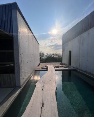 José María Torre Instagram - La primera feria de diseño en Mexico en su cuarta edición y todo está perfectamente bien ejecutado, así este fin de semana en Puerto Escondido , felicidades @mdfmexicodesignfair Tremenda experiencia de diseño, gente talentosa en un lugar increíble !!
Grande big bro @carlostorrehutt proyecto hecho desde el corazón, empoderando el diseño y haciéndolo creecer! 
Échense todo el video de los fire works vale la pena full 🎇
Nos vemos el próximo año!!