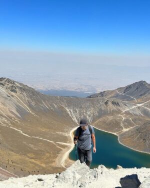 José María Yázpik Instagram - Nevado de Toluca. Mi alma lo agradeció, los rodillas siguen encabronadas conmigo. Gracias @manuel.rosemberg por armar esta belleza. Foto del Sherpa flotante @cesarlopeznegrete