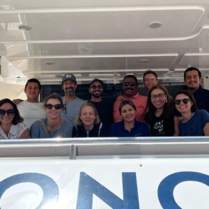 José María Yázpik Instagram - Gracias infinitas a mis amigos de @granmarmx @vamonosbajatours y en especial a @jesuslucero168 y todo el crew por un extraordinario viaje. Si quieren darse un regalo de vida, vayan a La Paz y rolen con esta gente chingona. GRACIAAAAAS!!!! 😎
