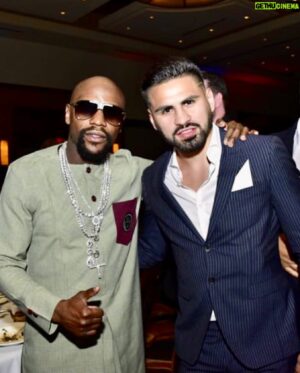 Jose Ramirez Instagram - Me and Floyd Mayweather will be in the building for the all black extravaganza July 3 shout out to @evancoleman41 @clubencorefresno  @Kocky’s
#TeamRamirez #559 X #TheMoneyTeam