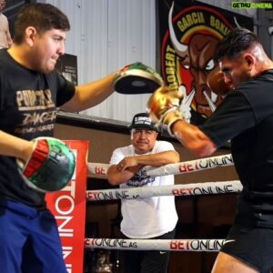 Jose Ramirez Instagram - Time to get back on top 🏔️ 👑 🥊 … Philippians 4:13 🙏🏽 
#Boxing #RGBA #GoldenBoy x #TeamRamirez x #DAZN 
📸 @4mikeywilliams 

@garciaboxing @jacontreras95 @doctor.charles32