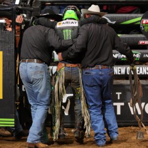 José Vitor Leme Instagram - Durante o último evento da PBR em Nova Orleans,  machuquei minha virilha esquerda 
 Fui ver o Dr. Tandy no início desta semana e fiz exames para ver a extensão da lesão, terei que ficar de fora de alguns eventos até me recuperar.
 Já comecei a fisioterapia e venho melhorando a cada dia.

 Lesões nunca é algo que queremos que aconteça mas infelizmente as vezes temos que passar por isso, graças a Deus todas as lesões que tive até hoje Deus me deu forças para voltar ainda mais forte e sei que ele continua ao meu lado e eu confio em seus planos. 
 Em breve estarei de volta e vou lutar com todas as minhas forças por mais um título mundial. 🙏🏻🏆

During the last PBR event in New Orleans, I injured my left groin.
 I went to see Dr.  Tandy earlier this week and had scans to see the extent of the injury, I will have to sit out some events until I recover.
 I've already started physical therapy and I've been improving every day.

  Injuries are never something we want to happen but unfortunately sometimes we have to go through this, thank God all the injuries I've had he has given me the strength to come back even stronger and I know he's still by my side and I trust in his plans.
 Soon I'll be back and I'll fight with all my strength for another world title. 🙏🏻🏆