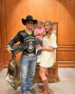 José Vitor Leme Instagram - Minha base 👨‍👩‍👦❤️