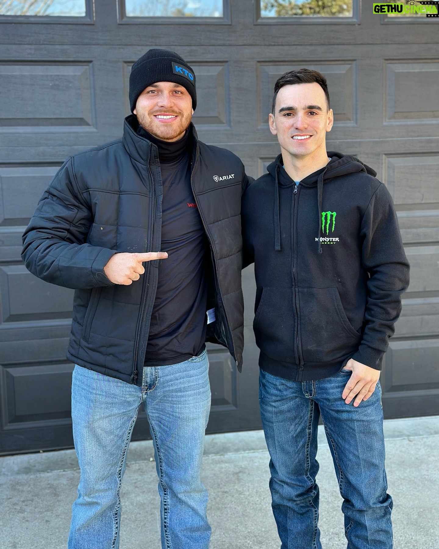 José Vitor Leme - 40.3K Likes - Já era fã do trabalho, agora mais ainda da pessoa que é, tamo junto 🦈 @ogustavotubarao
Volte sempre aqui pro velho Texas.