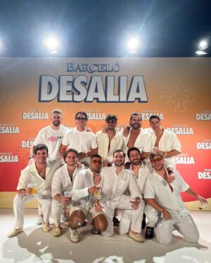 José de la Torre Instagram - La felicidad de llegar a Canarias, ver a tus amigos, agarrar un mojito y ponerte a cantar hasta que se te rompa la voz. 

Eso ha sido Desalia 2024. 

Y eso es gracias al team que hay detrás de @ronbarcelospain que cada año se supera.