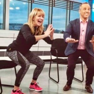 Josée Lavigueur Instagram - @gino_chouinard tu vas nous manquer! À mon tour de partager quelques souvenirs…  Je n’ai que de beaux moments en tête sur le plateau de Salut Bonjour!  Merci pour ce grand privilège…  Merci Gino, d’avoir mis ma mission en lumière et d’avoir contribué à faire bouger les Québécois ! Je sais que la suite de ton parcours ne peut qu’être WOW! …  Voici quelques images  variées entre 2000 et 2020… J’ai rencontré sur ce plateau des gens, si généreux, et si talentueux! 💙🧡 quant à toi, @lortieem … tu seras parfaite ! Je suis ta fan NO1😀 et je suis si heureuse pour toi 💫
Vous êtes tous les deux, comme Guy, Mongrain, Des modèles d’animateurs intègres brillants et inspirants❤️🩵🧡