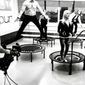Josée Lavigueur Instagram - @gino_chouinard tu vas nous manquer! À mon tour de partager quelques souvenirs…  Je n’ai que de beaux moments en tête sur le plateau de Salut Bonjour!  Merci pour ce grand privilège…  Merci Gino, d’avoir mis ma mission en lumière et d’avoir contribué à faire bouger les Québécois ! Je sais que la suite de ton parcours ne peut qu’être WOW! …  Voici quelques images  variées entre 2000 et 2020… J’ai rencontré sur ce plateau des gens, si généreux, et si talentueux! 💙🧡 quant à toi, @lortieem … tu seras parfaite ! Je suis ta fan NO1😀 et je suis si heureuse pour toi 💫
Vous êtes tous les deux, comme Guy, Mongrain, Des modèles d’animateurs intègres brillants et inspirants❤️🩵🧡